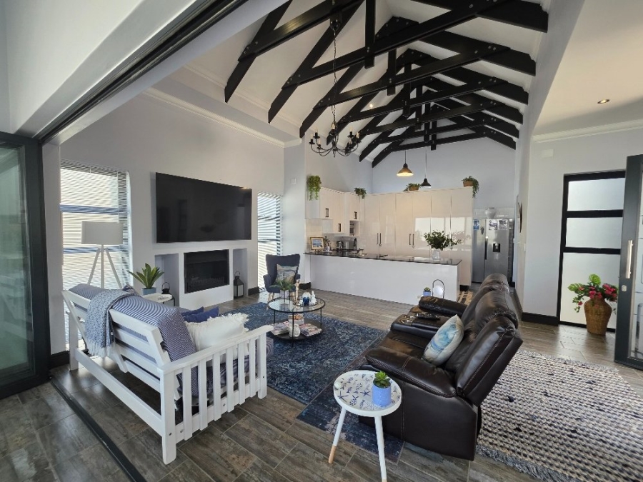 2 Bedroom Property for Sale in Outeniquasbosch Western Cape